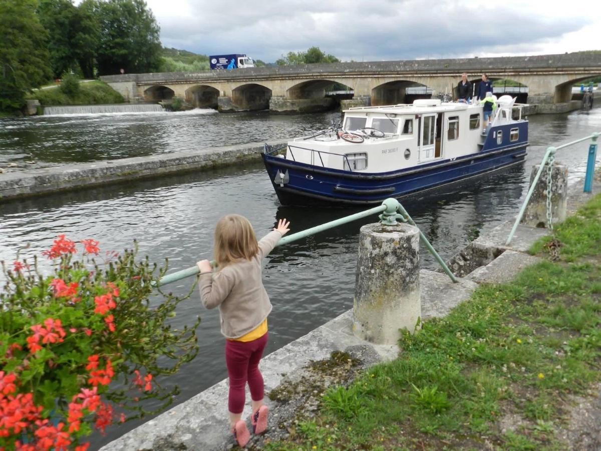 Entre Canal Et Vignes Bed and Breakfast Escolives-Sainte-Camille Esterno foto